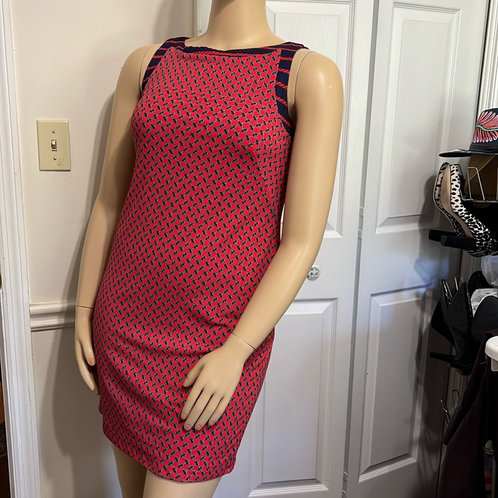 ANN TAYLOR SIZE SMALL STRETCH DRESS RED and Blue Chain design